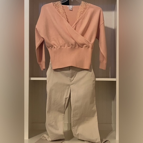 VENUS Crossfront Lace Sweater | M | Blush / Pink - Picture 9 of 10